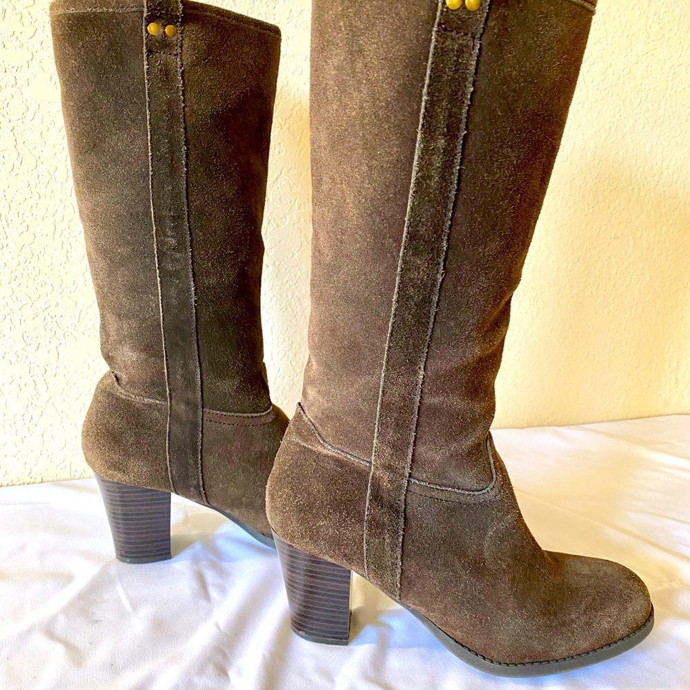 Chocolate brown suede boots